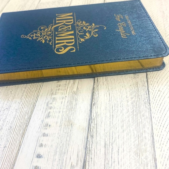 366 DEVOTIONS For Couples. MR. & MRS - Picture 3 of 14